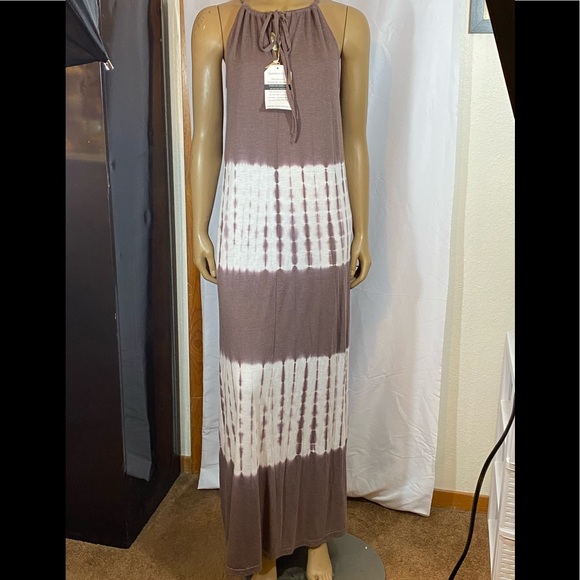 Dresses & Skirts - SUMMER DRESS